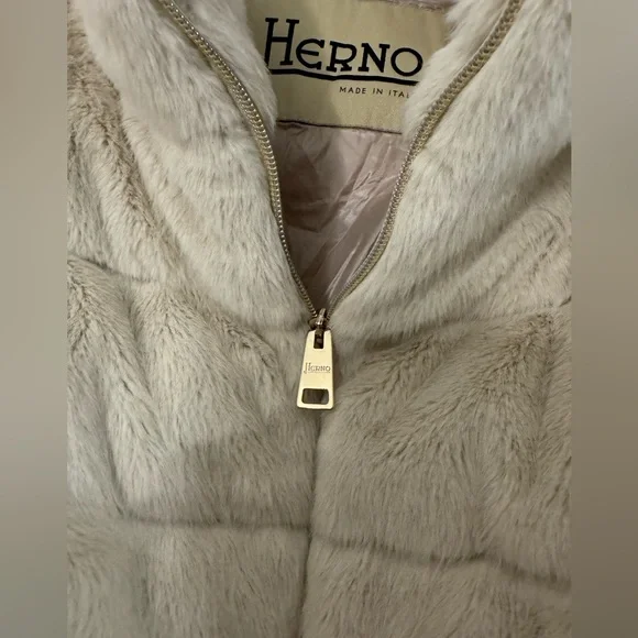 Herno Beige Cream Faux Fur Teddy Down Lady Cape Jacket Size 46 US 10 - Picture 3 of 6